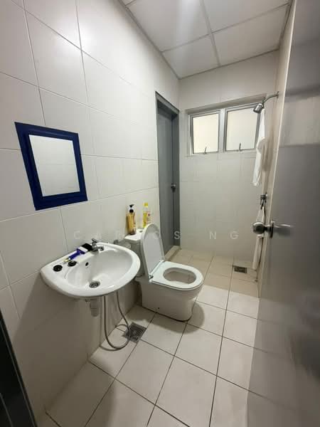 Kondominium untuk Dijual di The Wharf Residence - Carlos Ng - Bathroom - PropertyGuru.com.my
