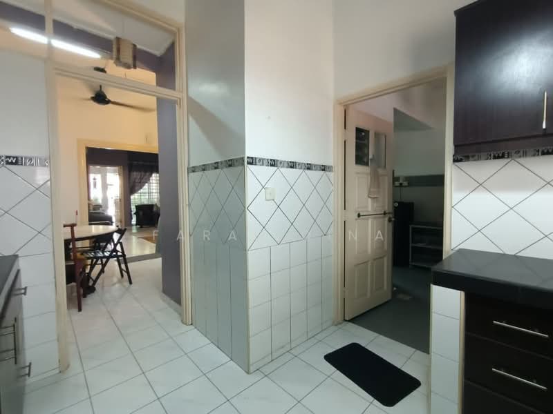 Terraced House for Sale in Shah Alam (Selangor) - Farah Dina - Kitchen - PropertyGuru.com.my