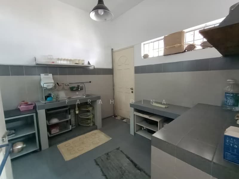 Terraced House for Sale in Shah Alam (Selangor) - Farah Dina - Kitchen - PropertyGuru.com.my