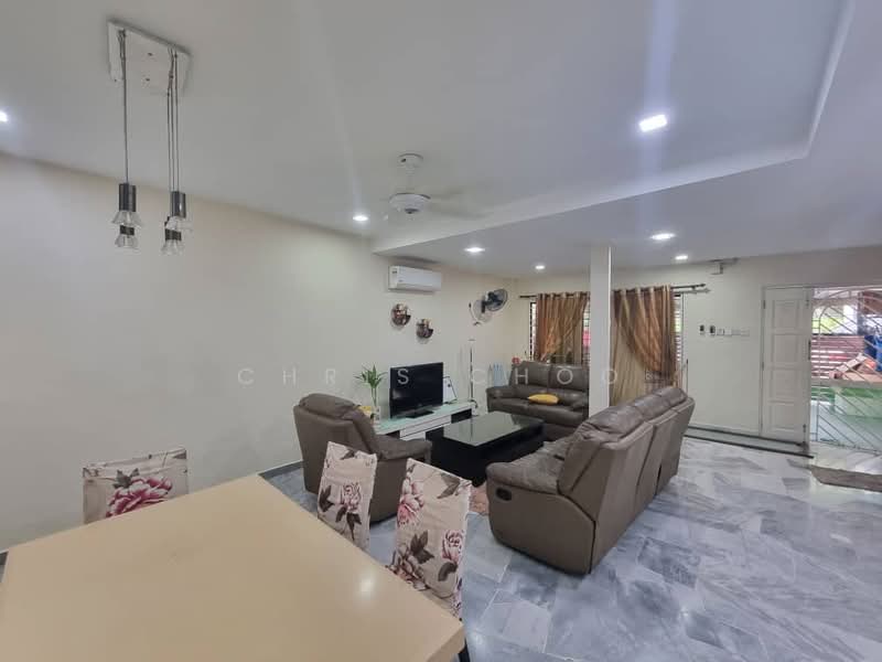Rumah Teres 2 Tingkat untuk Dijual di Taman Bukit Permai (Ampang) - Chris Choo - Living Room - PropertyGuru.com.my