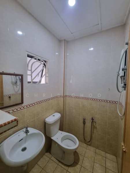 Rumah Teres 2 Tingkat untuk Dijual di Taman Bukit Permai (Ampang) - Chris Choo - Bathroom - PropertyGuru.com.my