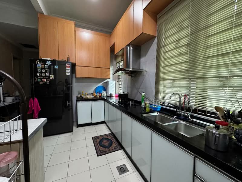 Townhouse for Sale in Bandar Tun Hussein Onn (Cheras) - Hanif Hanz - Kitchen - PropertyGuru.com.my
