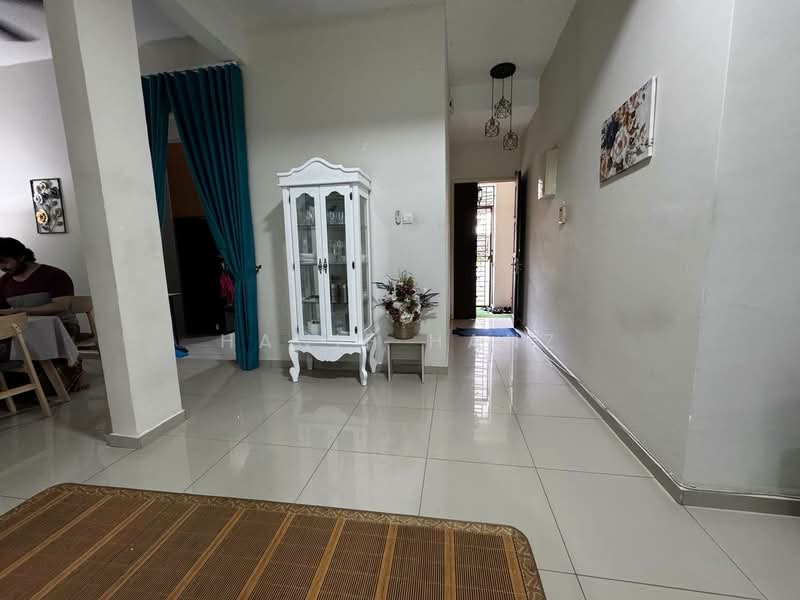 Townhouse for Sale in Bandar Tun Hussein Onn (Cheras) - Hanif Hanz - Interior - PropertyGuru.com.my