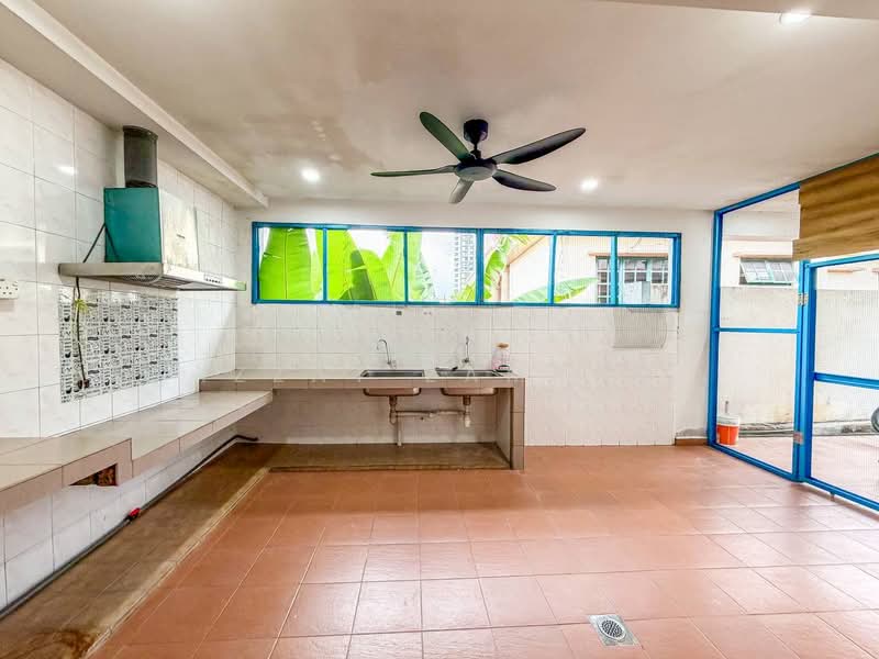 Rumah Berkembar untuk Dijual di Bukit Rahman Putra (Sungai Buloh) - Izzat Zamros - PropertyGuru.com.my