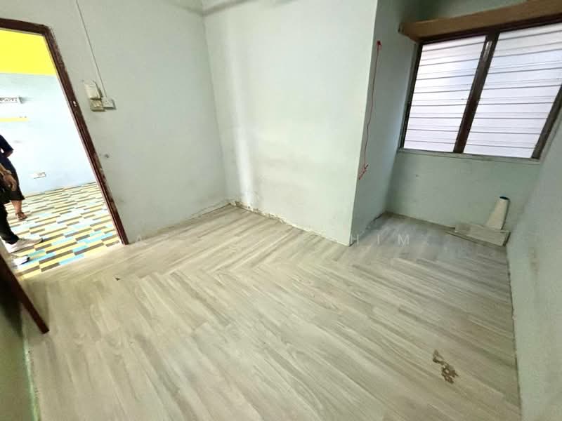 Flat for Sale at Taman Mulia Jaya - Azli Ibrahim - Interior - PropertyGuru.com.my