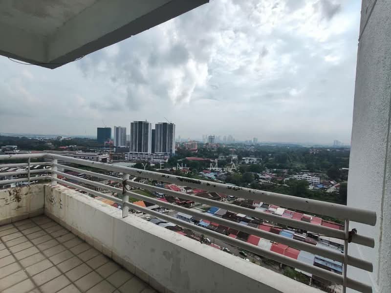 Pangsapuri untuk Dijual di Aster Court - Yen Ma - Balcony - PropertyGuru.com.my