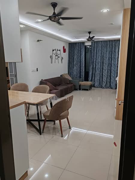 Kondominium untuk Dijual di The Henge - Roman Yap - Living Room - PropertyGuru.com.my