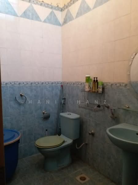 Rumah Teres 2 Tingkat untuk Dijual di Ampang (Selangor) - Hanif Hanz - Bathroom - PropertyGuru.com.my