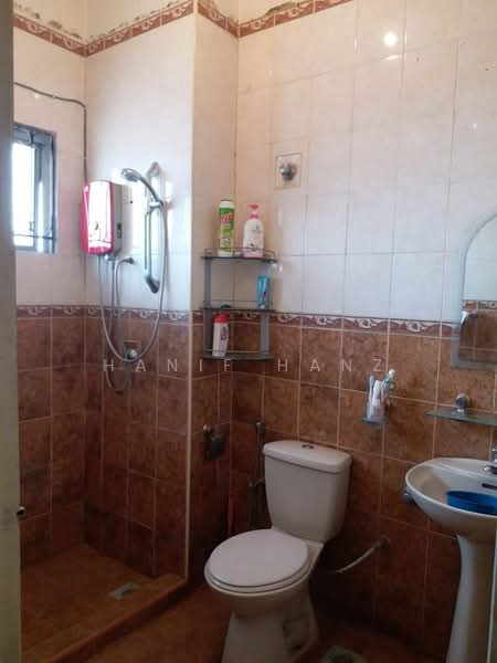 Rumah Teres 2 Tingkat untuk Dijual di Ampang (Selangor) - Hanif Hanz - Bathroom - PropertyGuru.com.my