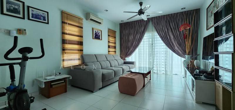 Kondominium untuk Dijual di One World 1 - Aeon Law Ai - Living Room - PropertyGuru.com.my