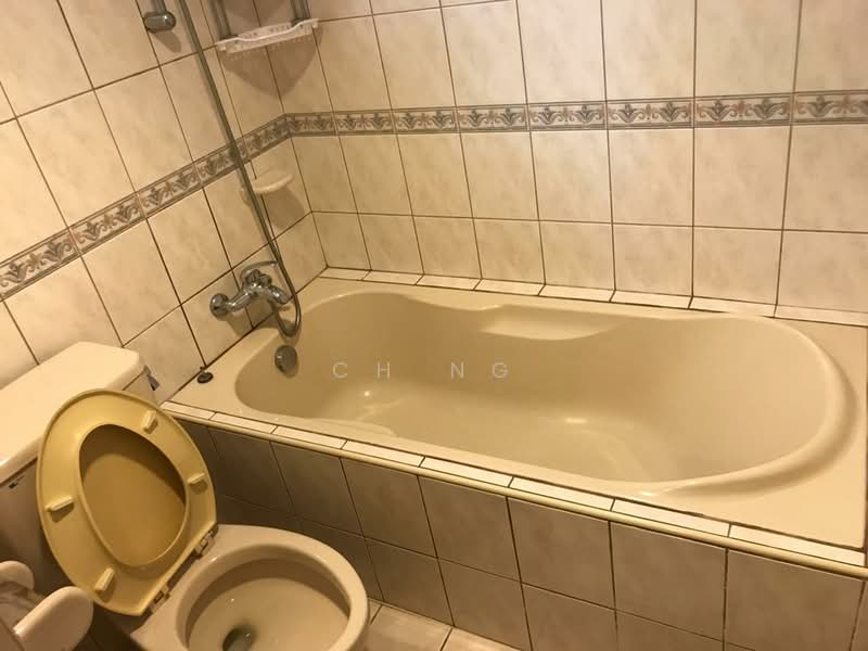 Kondominium untuk Dijual di Mont Kiara Bayu - CH Ng - Bathroom - PropertyGuru.com.my