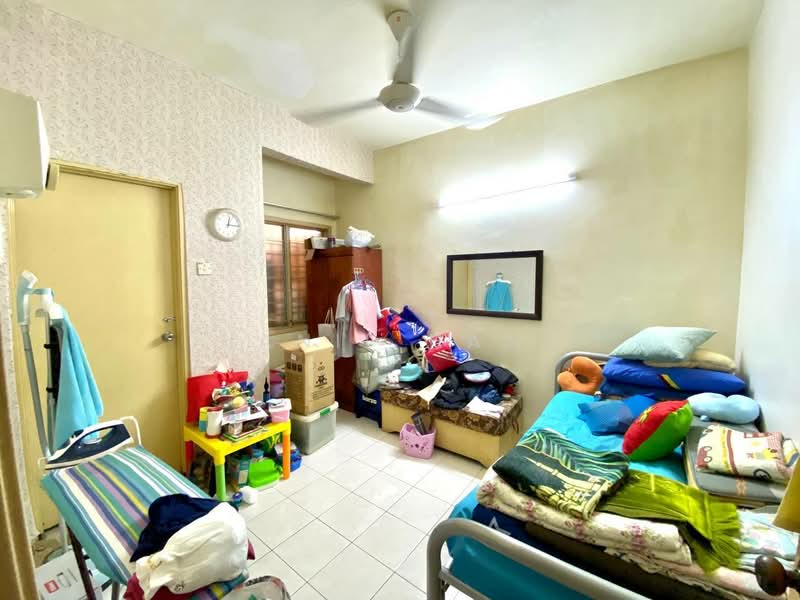 Pangsapuri untuk Dijual di Taman Desa Batu Caves - Hanif Hanz - Bedroom - PropertyGuru.com.my