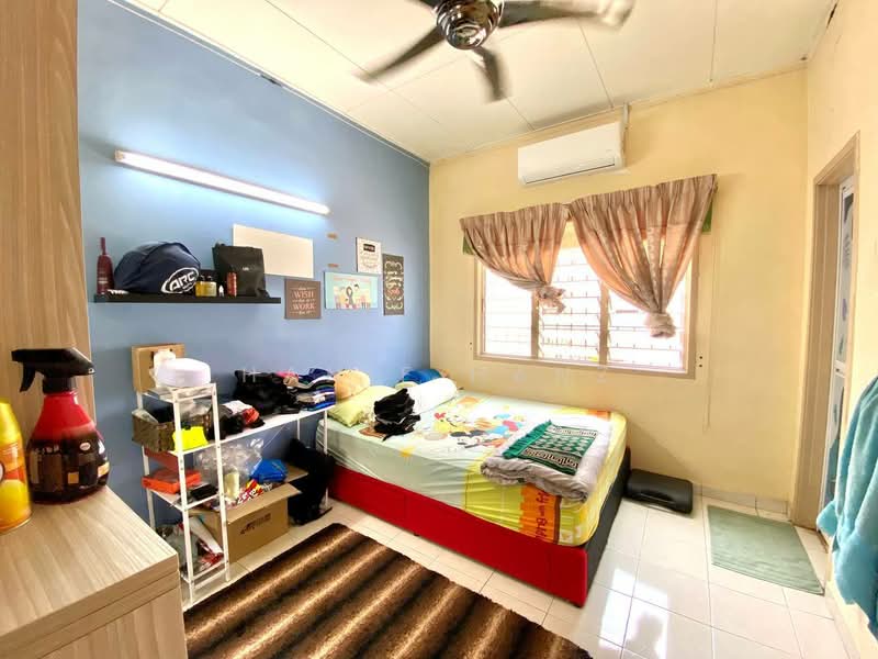 Pangsapuri untuk Dijual di Taman Desa Batu Caves - Hanif Hanz - Bedroom - PropertyGuru.com.my