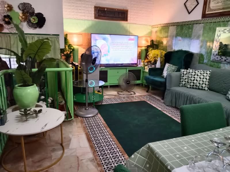 1.5-storey Terraced House for Sale in Serendah (Selangor) - Lisa Ong - Living Room - PropertyGuru.com.my