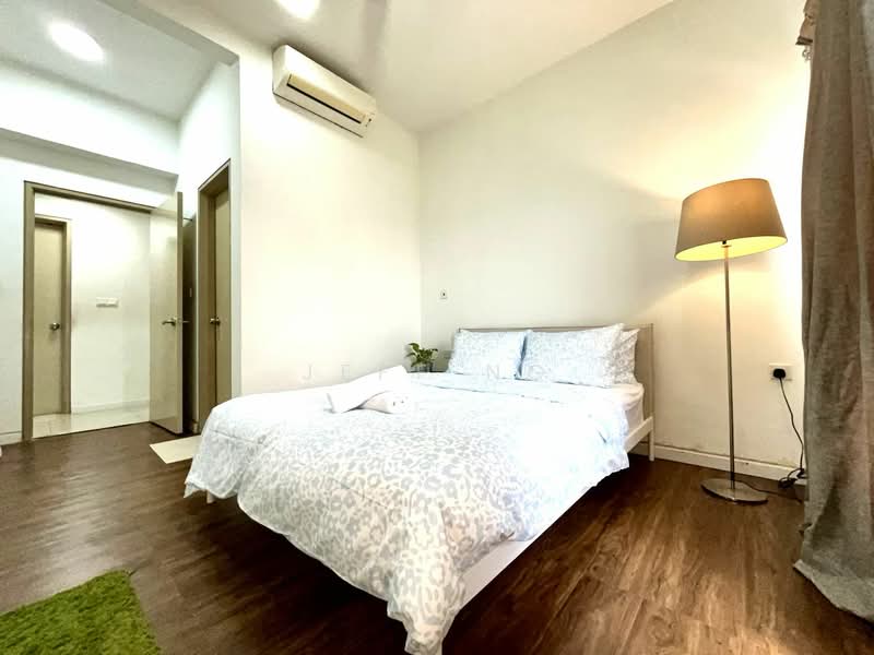 Servis Apartment untuk Disewa di Suria Residence - Jeff Ng - Bedroom - PropertyGuru.com.my