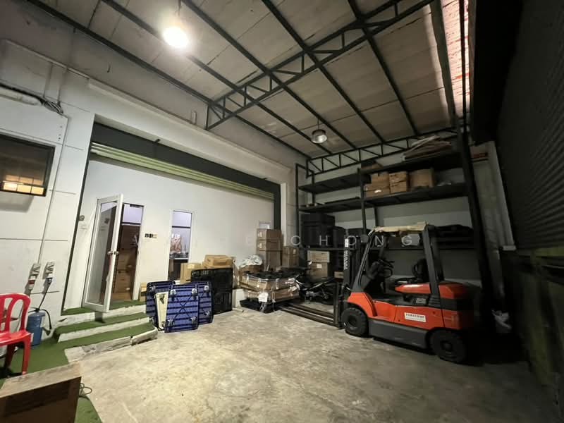 Terrace Factory for Sale in Hicom - Glenmarie Industrial Park (Shah Alam) - Wayne Chong - Entrance - PropertyGuru.com.my