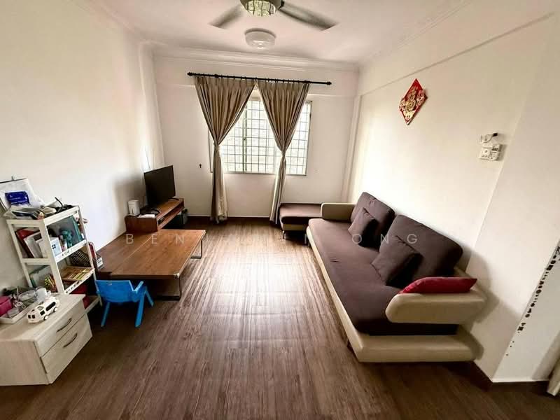 Pangsapuri untuk Dijual di Pangsapuri Persiaran Tanjung - Benjamin Ong - Living Room - PropertyGuru.com.my