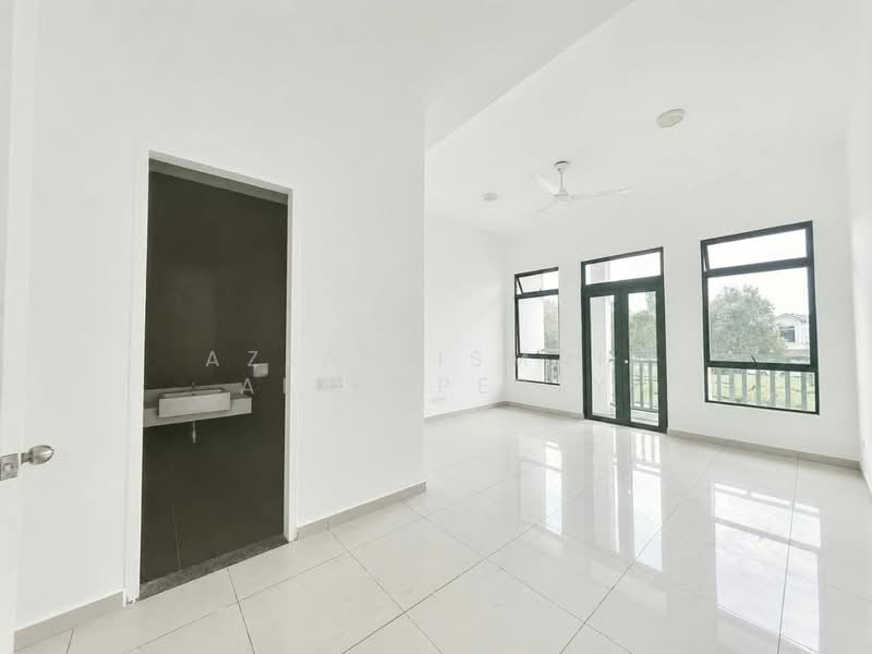 Rumah Teres 2 Tingkat untuk Dijual di Kota Masai (Pasir Gudang) - Azlan Ismail aiproperty - Living Room - PropertyGuru.com.my
