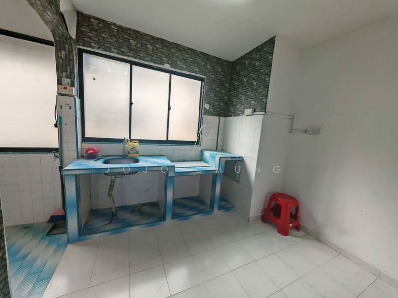 Rumah Flat untuk Disewa di Flat Taman Ungku Tun Aminah - Jojo Chung - Kitchen - PropertyGuru.com.my