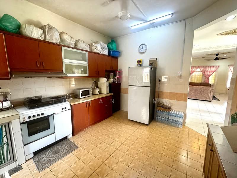 2-storey Terraced House for Sale in Taman Pelangi Semenyih (Semenyih) - Luqman Ramli - Kitchen - PropertyGuru.com.my