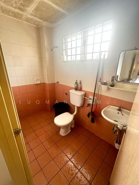 2-storey Terraced House for Sale in Taman Pelangi Semenyih (Semenyih) - Luqman Ramli - Bathroom - PropertyGuru.com.my