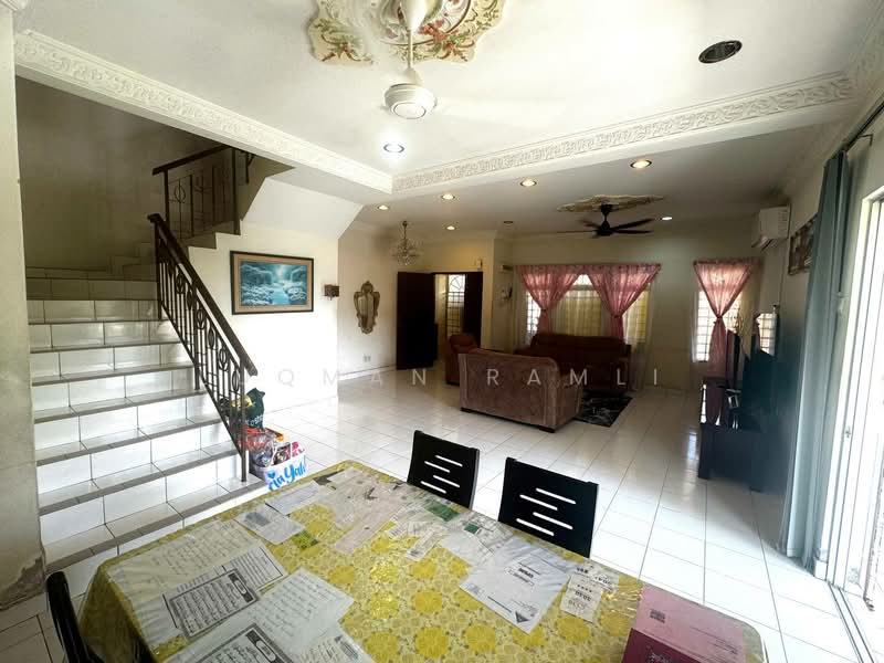 2-storey Terraced House for Sale in Taman Pelangi Semenyih (Semenyih) - Luqman Ramli - Living Room - PropertyGuru.com.my