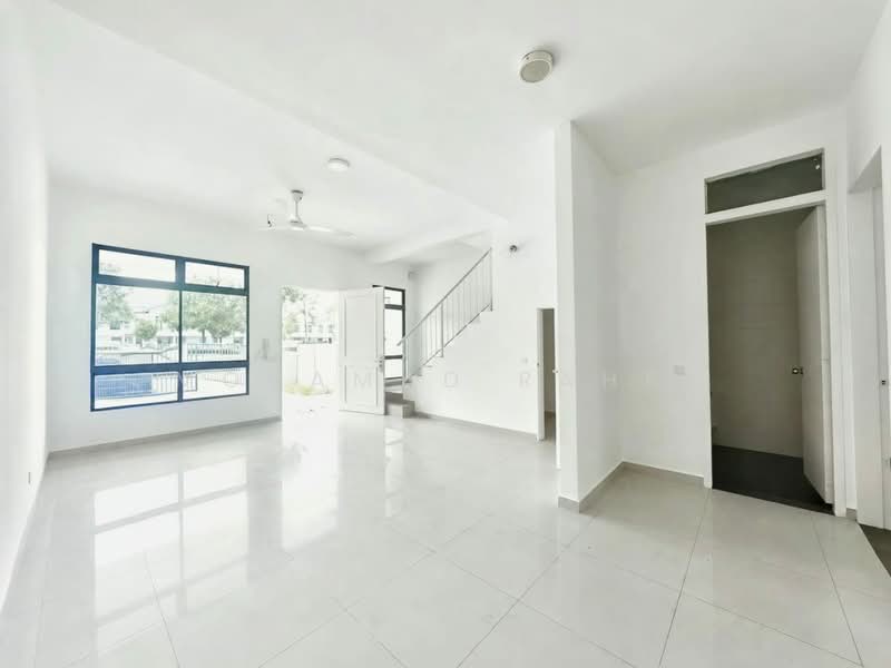 Rumah Teres 2 Tingkat untuk Dijual di Kota Masai (Pasir Gudang) - Mohamad Rahfi - Living Room - PropertyGuru.com.my