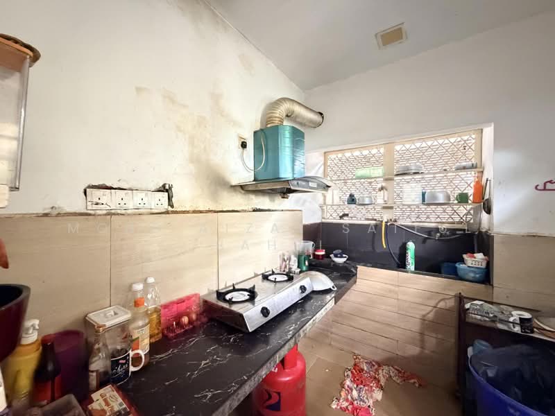 Rumah Banglo untuk Dijual di Seksyen 3 (Bangi) - Mohd Aizat Saiful Bahri - Kitchen - PropertyGuru.com.my