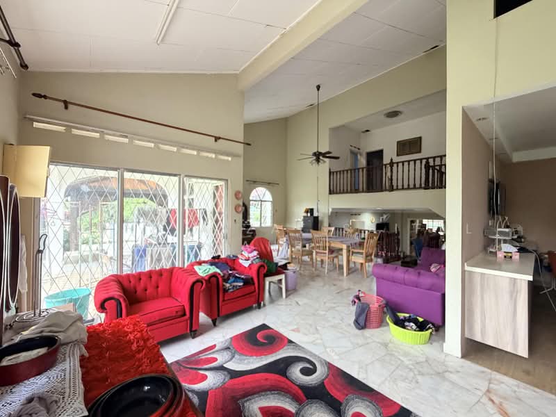 Rumah Banglo untuk Dijual di Seksyen 3 (Bangi) - Mohd Aizat Saiful Bahri - Living Room - PropertyGuru.com.my