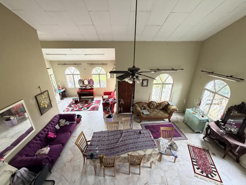 Rumah Banglo untuk Dijual di Seksyen 3 (Bangi) - Mohd Aizat Saiful Bahri - Living Room - PropertyGuru.com.my