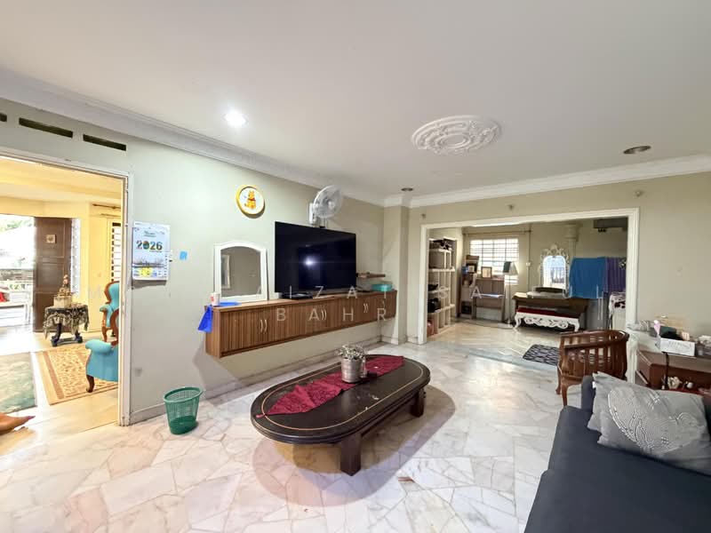 Rumah Banglo untuk Dijual di Seksyen 3 (Bangi) - Mohd Aizat Saiful Bahri - Living Room - PropertyGuru.com.my