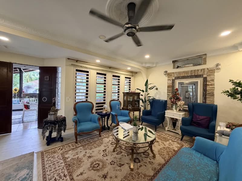 Rumah Banglo untuk Dijual di Seksyen 3 (Bangi) - Mohd Aizat Saiful Bahri - Living Room - PropertyGuru.com.my