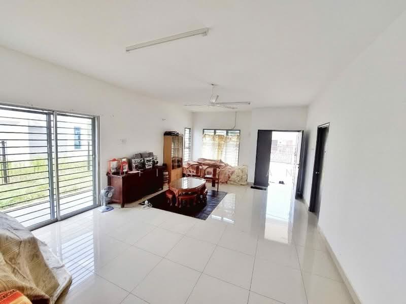 Bungalow for Sale in Taman Sri Lambak (Kluang) - Sufi Norman - Living Room - PropertyGuru.com.my