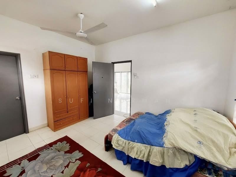 Bungalow for Sale in Taman Sri Lambak (Kluang) - Sufi Norman - Bedroom - PropertyGuru.com.my