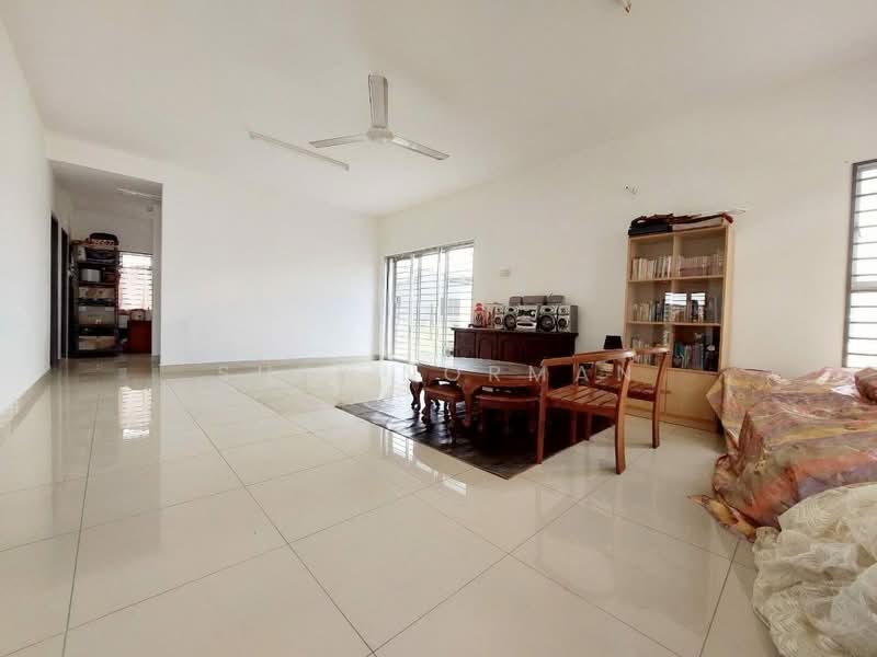 Bungalow for Sale in Taman Sri Lambak (Kluang) - Sufi Norman - Living Room - PropertyGuru.com.my