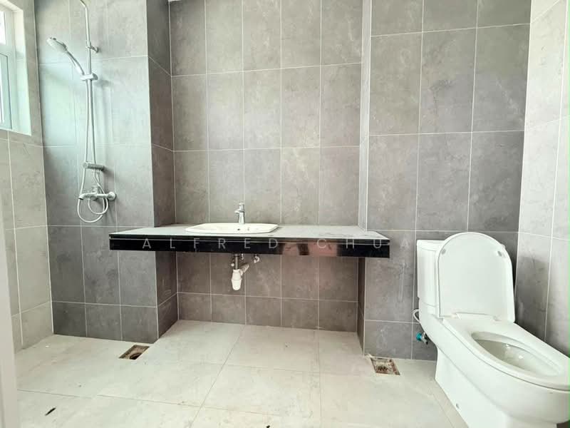 Semi-Detached House for Sale in La Promenade (Samarahan) - Alfred Chua - Bathroom - PropertyGuru.com.my