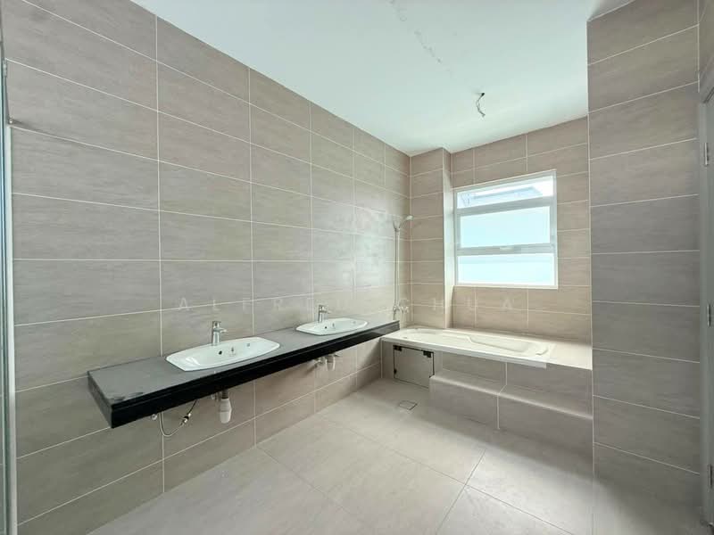 Semi-Detached House for Sale in La Promenade (Samarahan) - Alfred Chua - Bathroom - PropertyGuru.com.my