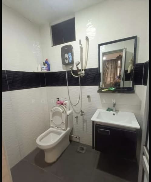 Pangsapuri untuk Disewa di Villa Krystal @ Bandar Selesa Jaya - Robbie Tan - Bathroom - PropertyGuru.com.my