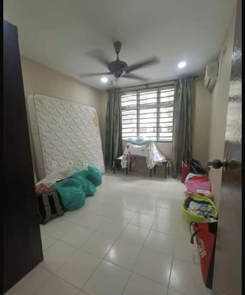 Pangsapuri untuk Disewa di Villa Krystal @ Bandar Selesa Jaya - Robbie Tan - Bedroom - PropertyGuru.com.my
