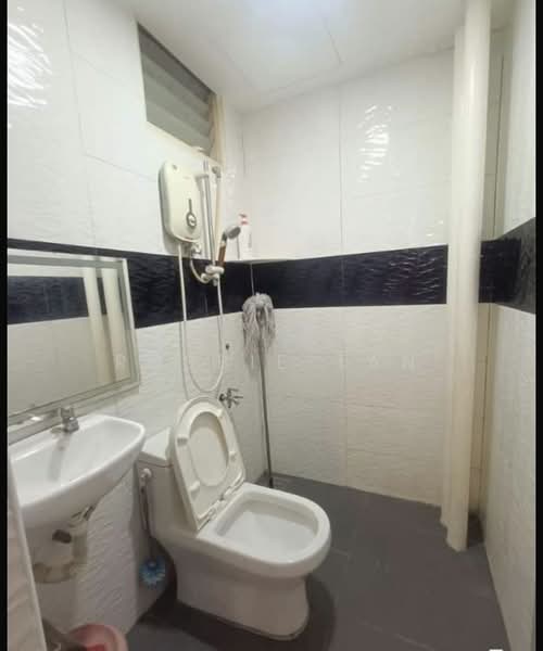 Pangsapuri untuk Disewa di Villa Krystal @ Bandar Selesa Jaya - Robbie Tan - Bathroom - PropertyGuru.com.my