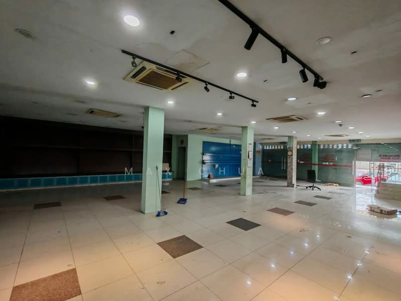 Shop for Rent in Taman Taming Jaya (Balakong) - Max Chua - Interior - PropertyGuru.com.my