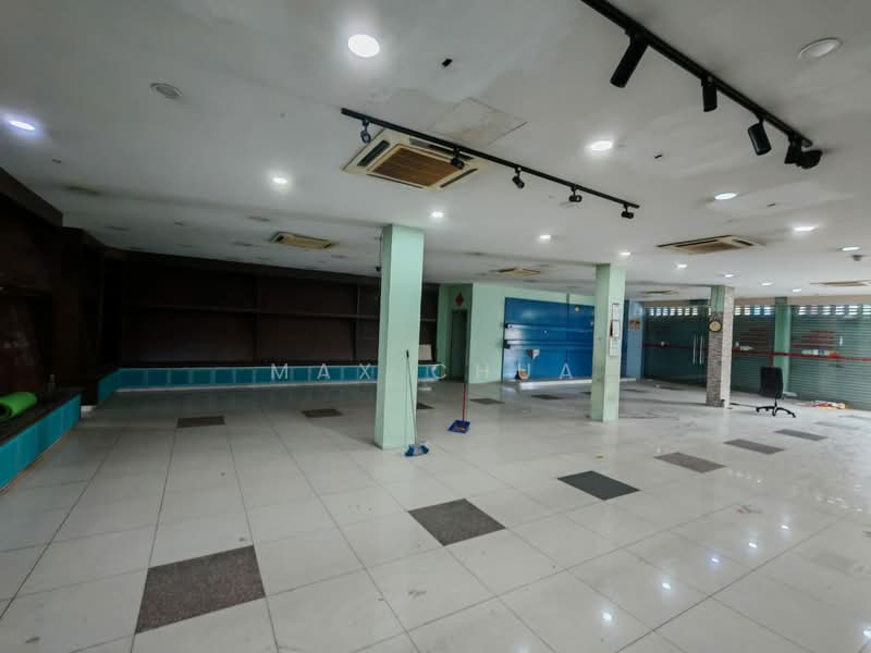 Shop for Rent in Taman Taming Jaya (Balakong) - Max Chua - Interior - PropertyGuru.com.my