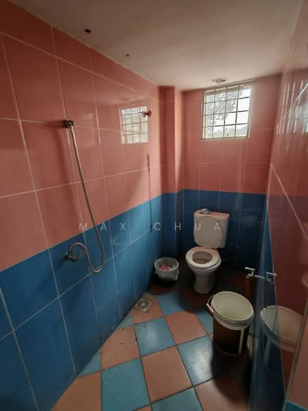 Shop for Rent in Taman Taming Jaya (Balakong) - Max Chua - Bathroom - PropertyGuru.com.my
