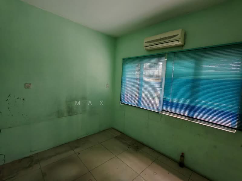 Shop for Rent in Taman Taming Jaya (Balakong) - Max Chua - Interior - PropertyGuru.com.my