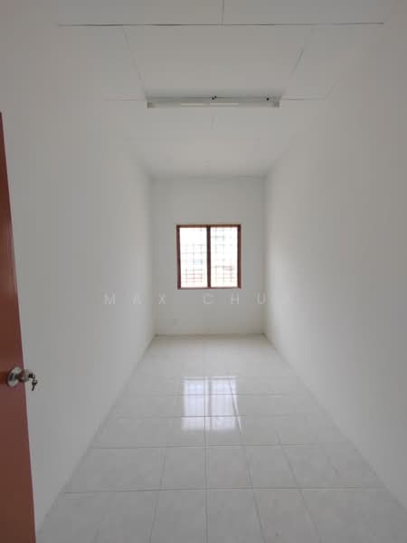 1-storey Terraced House for Sale in Lestari Putra (Seri Kembangan) - Max Chua - Interior - PropertyGuru.com.my