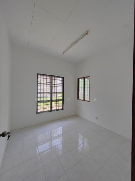 1-storey Terraced House for Sale in Lestari Putra (Seri Kembangan) - Max Chua - Interior - PropertyGuru.com.my
