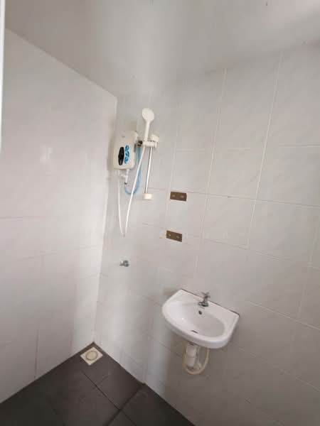 Apartment for Rent at Camellia Residences - Max Chua - Bathroom - PropertyGuru.com.my