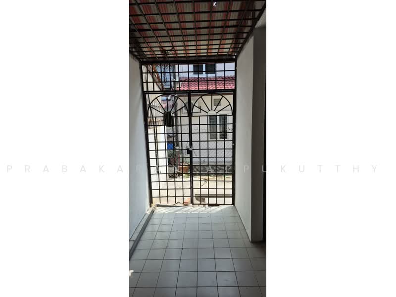 Rumah Teres untuk Dijual di Usj 4 (Subang Jaya) - Prabakaran Appukutthy - Entrance - PropertyGuru.com.my