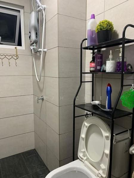 Kediaman Servis untuk Disewa di Residensi Rimbun @ Canopy Hills - Sarah Chee - Bathroom - PropertyGuru.com.my