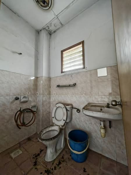 2.5-storey Terraced House for Sale in Kota Perdana (Seri Kembangan) - Mohd Aizat Saiful Bahri - Bathroom - PropertyGuru.com.my